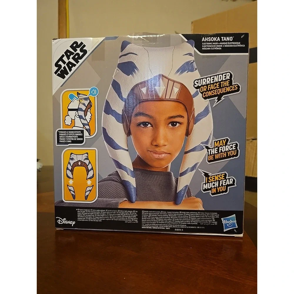 STAR WARS Ahsoka Tano Electronic Mask with‎ Phrases & Sound Effects New In Box